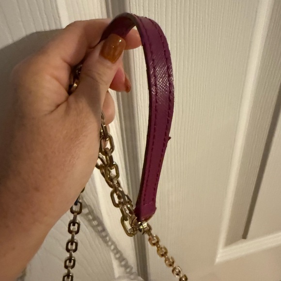 Tory Burch Chelsea Crossbody Wallet on Chain – Magenta - Picture 6 of 6